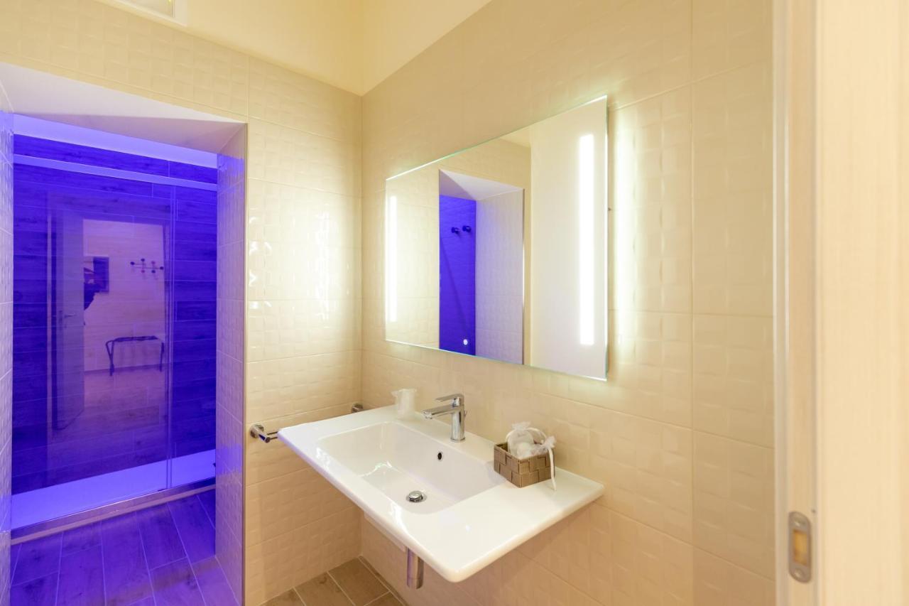 Toledo Rose Hotel Napoli Ngoại thất bức ảnh