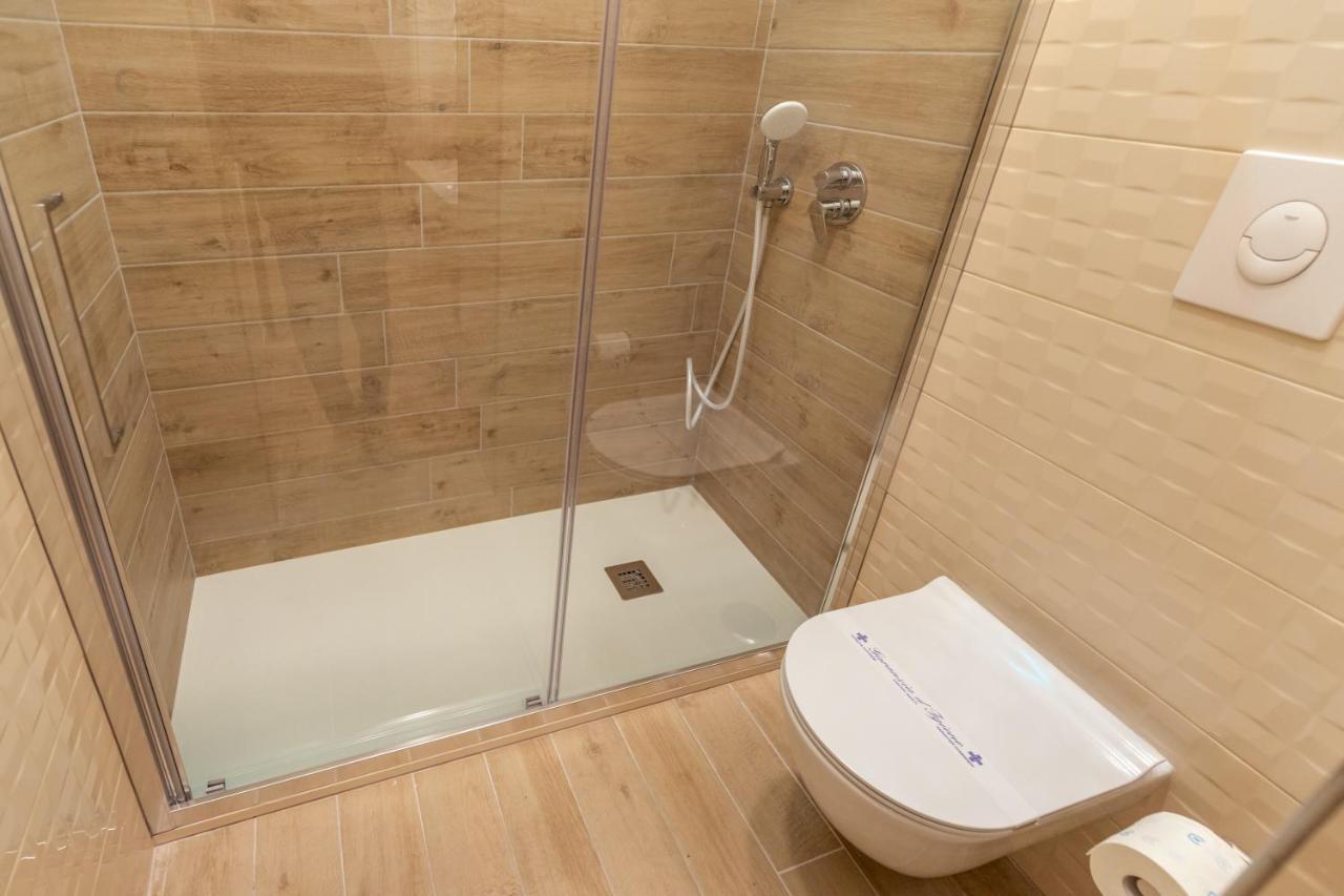 Toledo Rose Hotel Napoli Ngoại thất bức ảnh