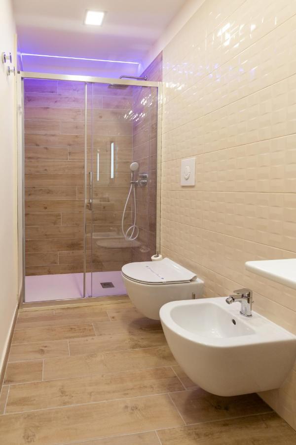 Toledo Rose Hotel Napoli Ngoại thất bức ảnh